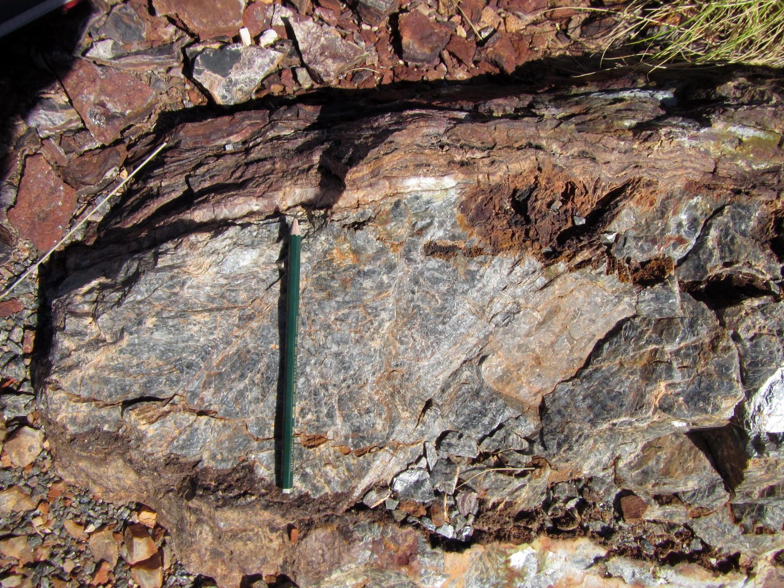 fuel-for-earliest-life-forms-organic-molecules-discovered-in-3-5