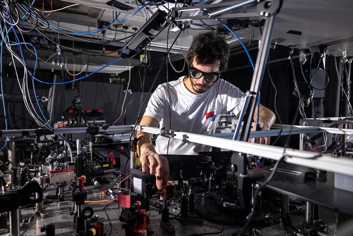 Time-Bending Experiment: Physicists Reveal Quantum Nature of Light in a ...