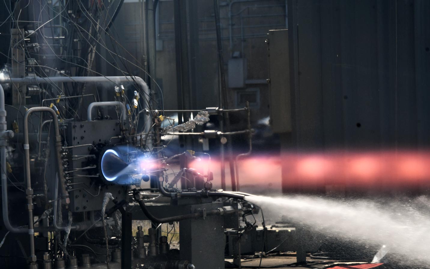 Dönen roket motoru patlama (RDRE) sıcak ateş testi