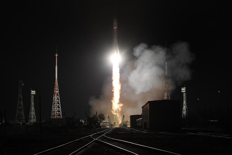 Russian Progress Spacecraft Lift Off