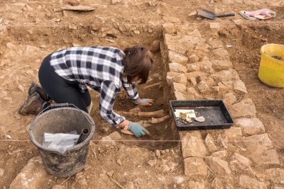 Rutland Mosaic Uncovering Bone Fragments