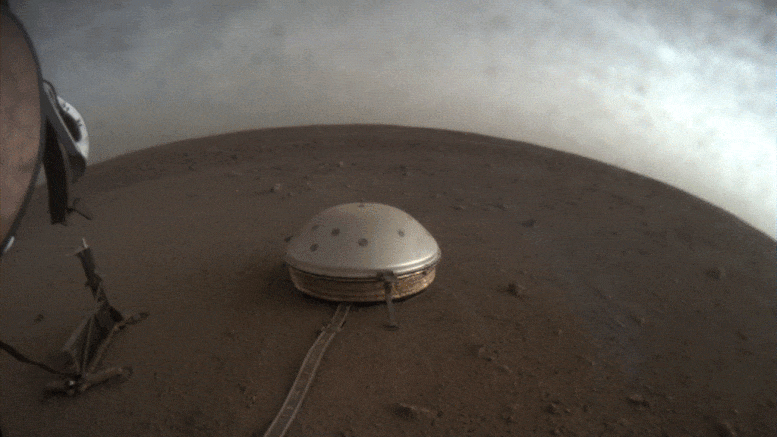 SEIS InSight Lander on Mars