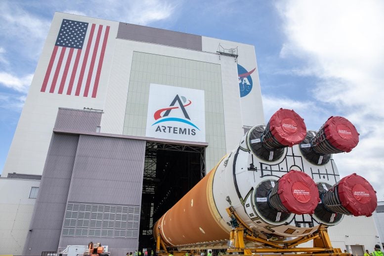 SLS Core Stage Arrives at Vehicle Assembly Building