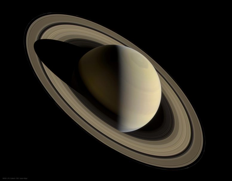 Mosaïque composite de Saturne