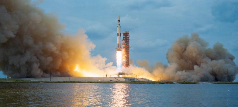 Ο πύραυλος Saturn V ήταν δυνατός – τόσο δυνατός όσο 10.000 κινητήρες τζετ – αλλά δεν έλιωσε το σκυρόδεμα