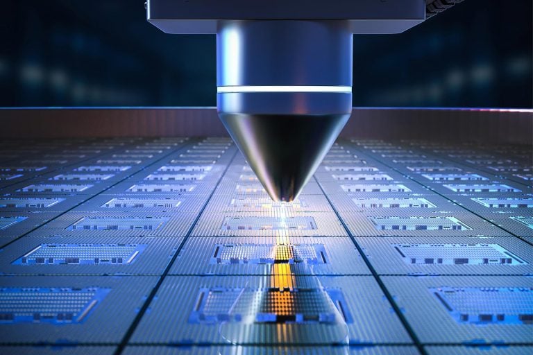 MIT Engineers Revolutionize Semiconductor Chip Technology With Atom ...