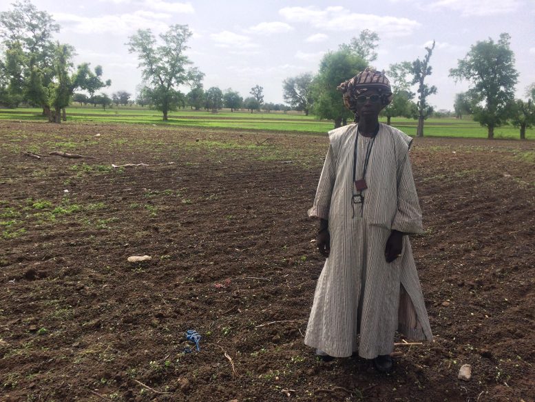Senegalese Farmer Shows Improved Soil