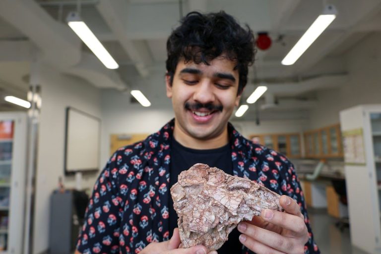 College Student Identifies Bizarre New Carnivorous Dinosaur Three Times ...