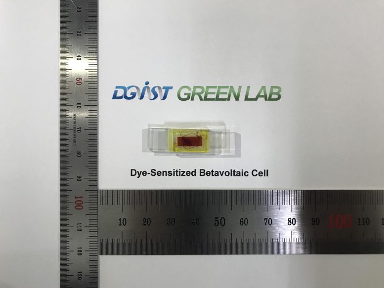 Small Dye-Sensitized Betavoltaic Cell