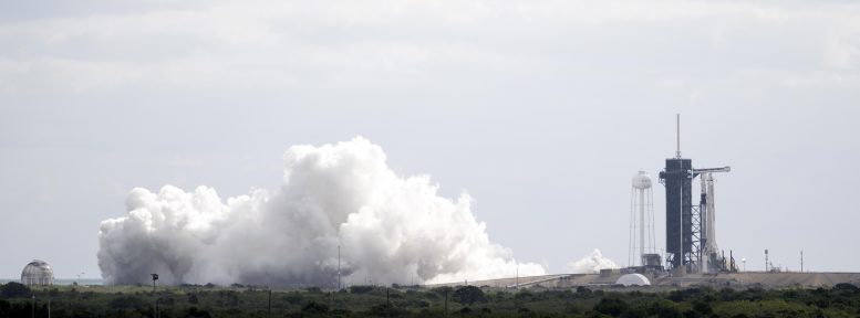 Fuego constante de SpaceX Crew-4