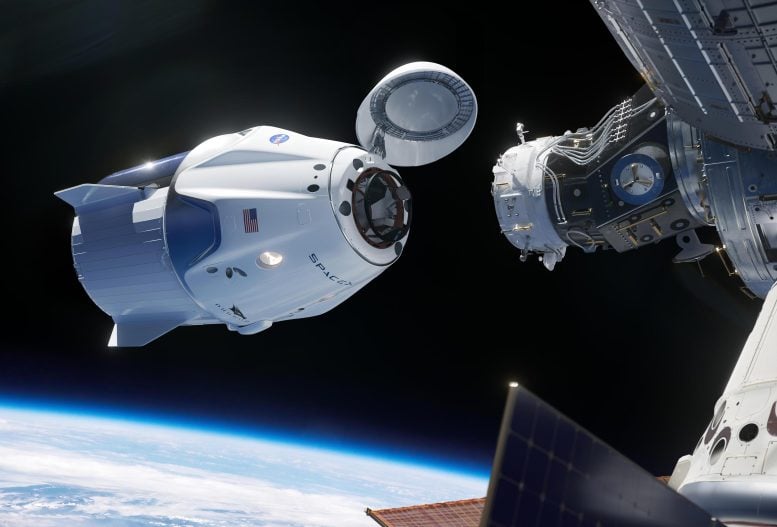 Kosmosa kuģis SpaceX Crew Dragon tuvojas Starptautiskajai kosmosa stacijai