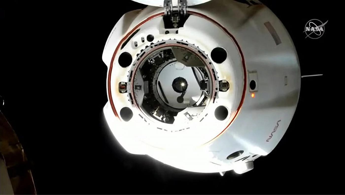 SpaceX Dragon Endurance von der Raumstation abgedockt