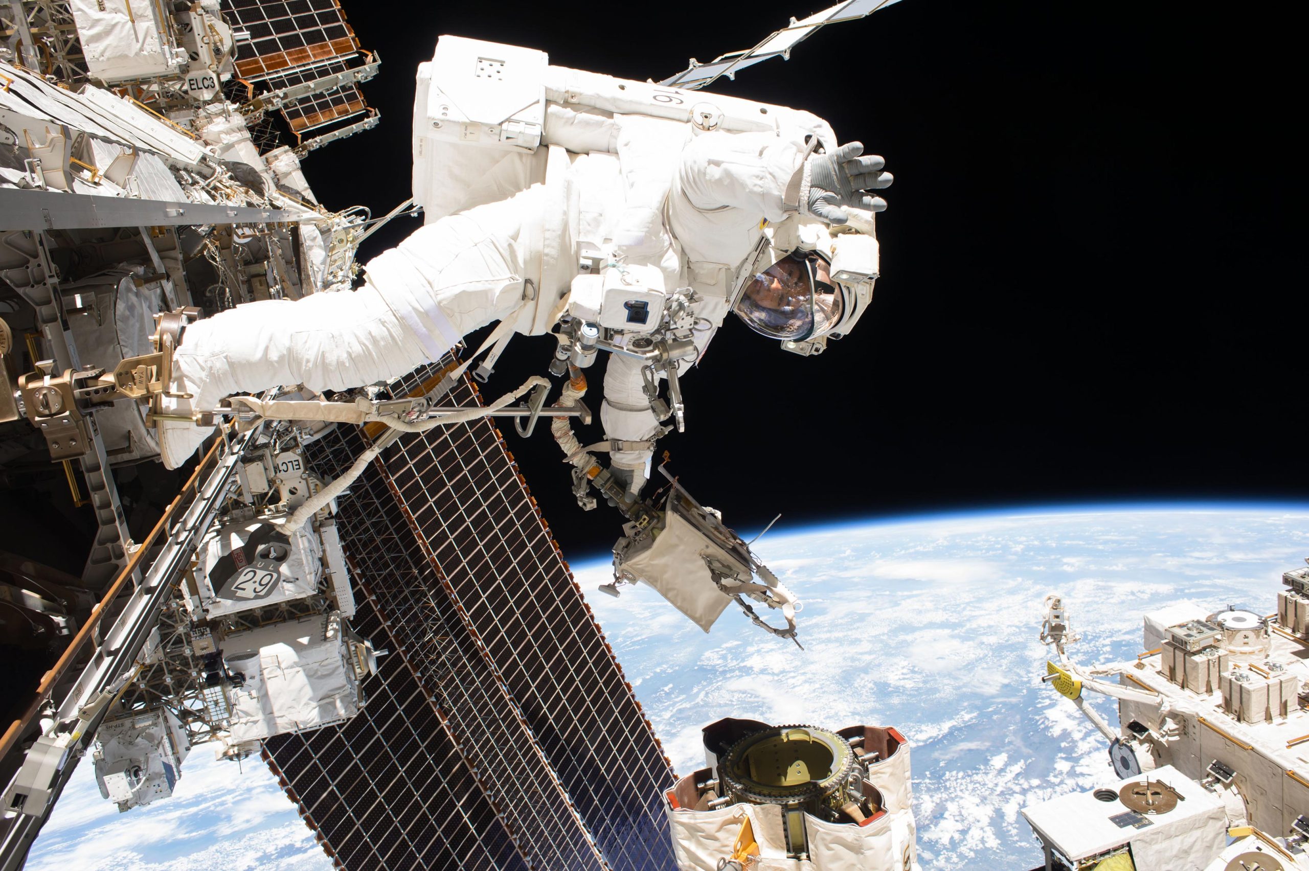 NASA Astronaut Mark Vande Hei Breaks American Spaceflight Report