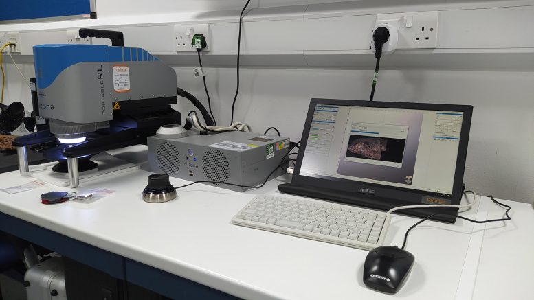 Specimen Scanning Confocal Microscope