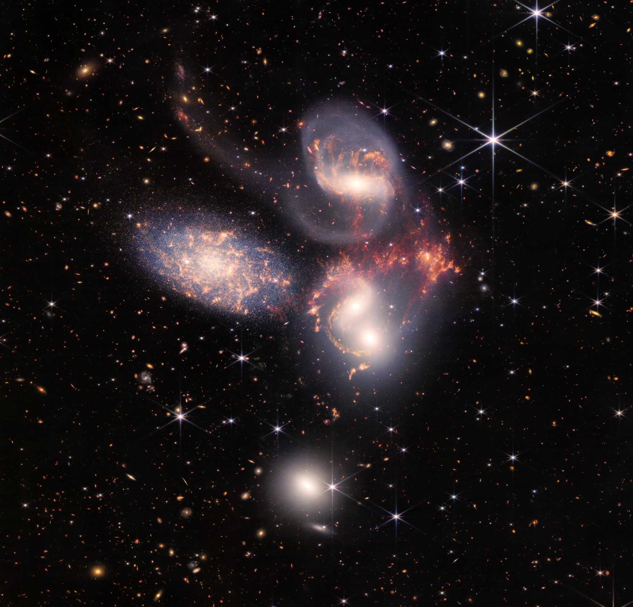 Un experto ofrece una visita guiada a la impresionante imagen del quinteto de Stephen del telescopio web
