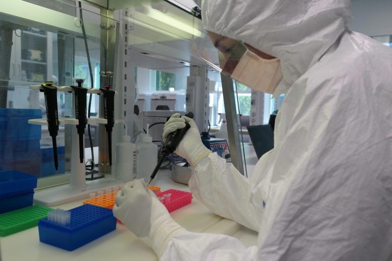 Peneliti Stockholm di laboratorium