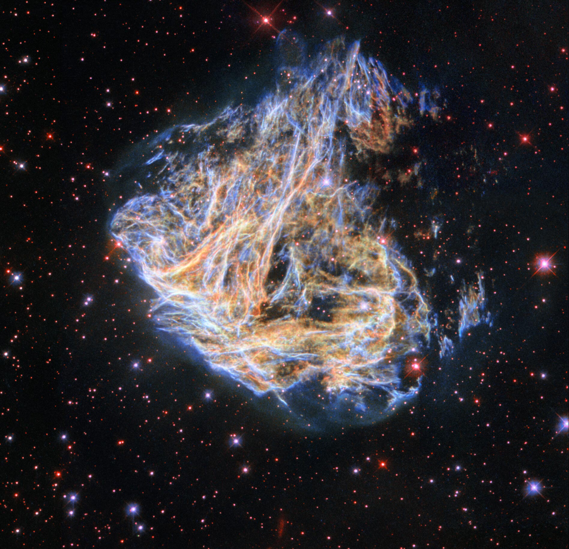 Hubble captura fragmentos de remanentes de supernova de colores brillantes
