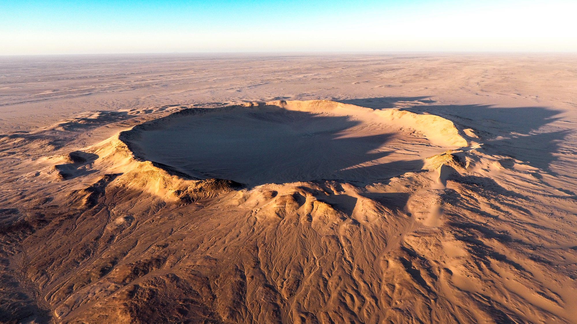 Tenoumer Crater, Mauritania – One of the Best-Preserved Craters on Earth - SciTechDaily