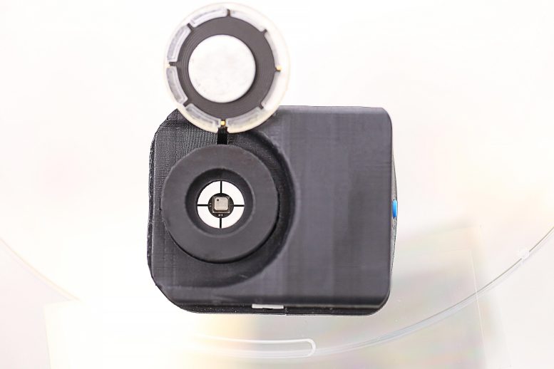 The Wearable Device’s Chamber Open
