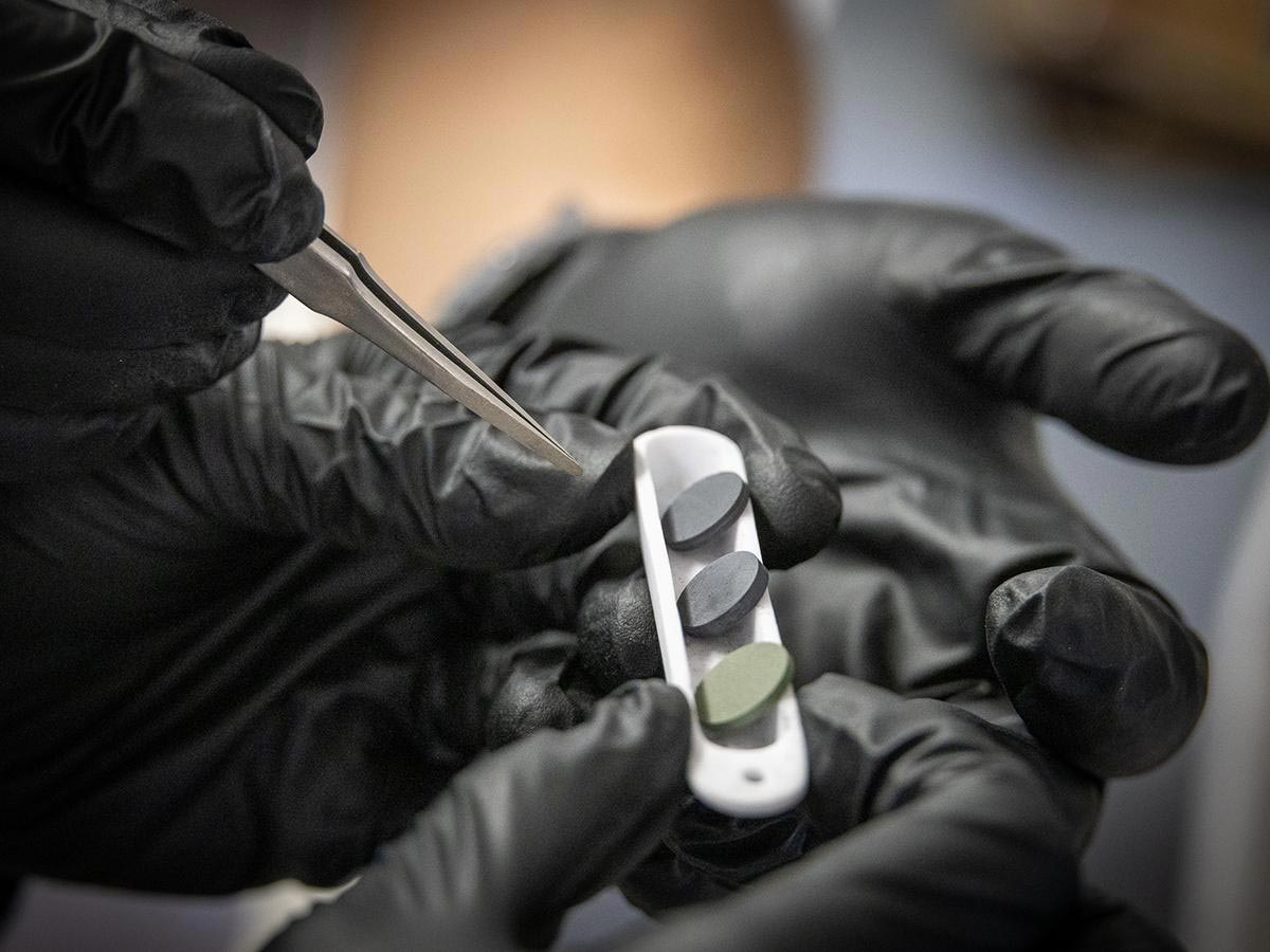 Scientists Create 7 Remarkable New Ceramic Materials by Simply Removing Oxygen - SciTechDaily image