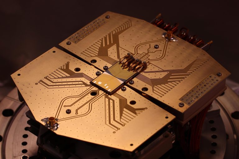 Major Breakthrough in Developing Quantum Computers That Can Solve ...