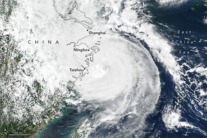 Typhoon Muifa Lands Near Shanghai Annotated