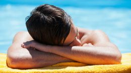 UV exposure makes human tissue more likely to tear under pressure