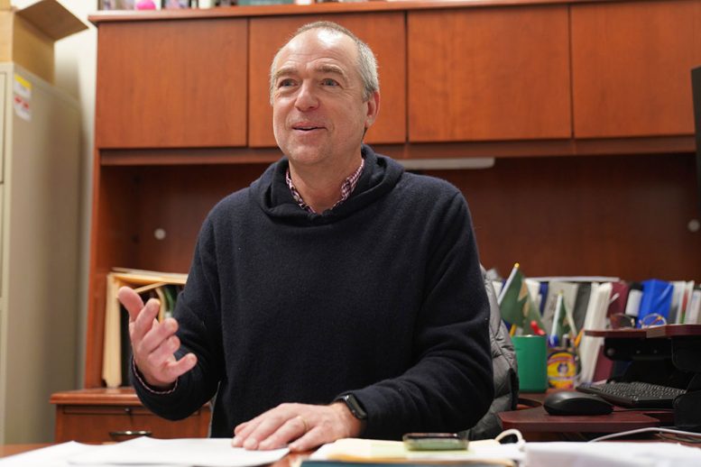 Vishton Demonstrating