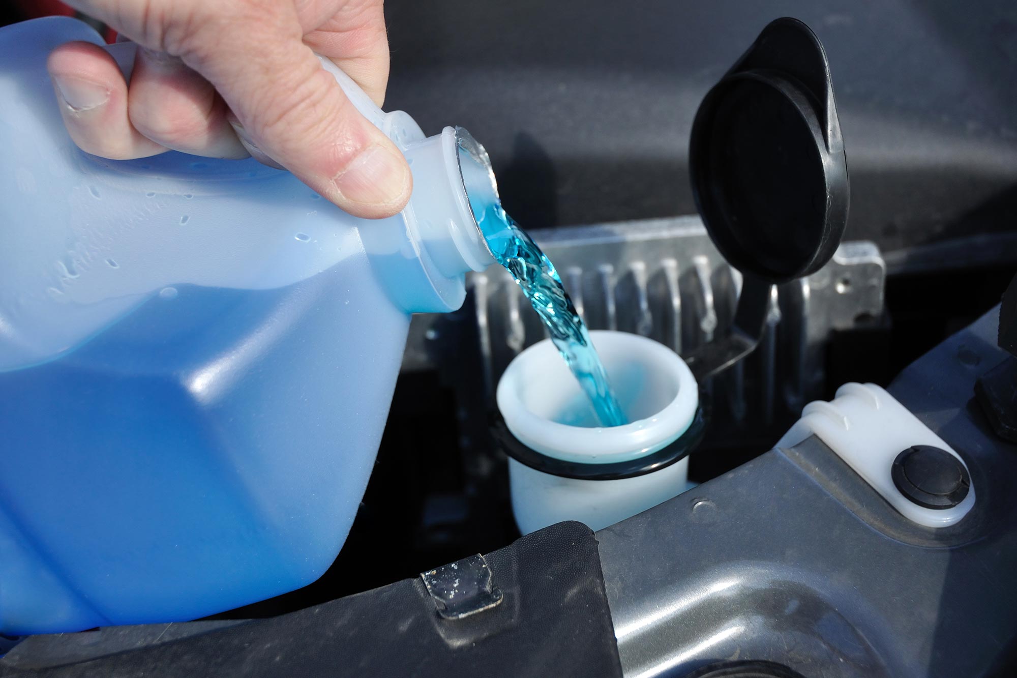 Scheibenwaschflüssigkeit ist eine unerwartete Quelle von Fahrzeugemissionen
