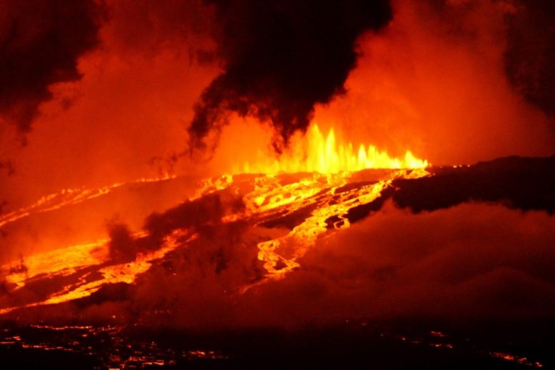 Wolf Volcano 2015 Eruption