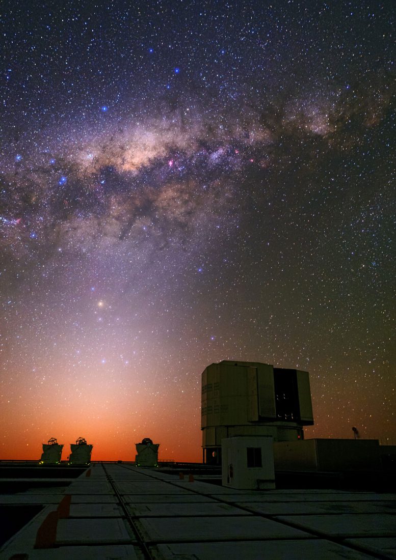 Zodiacal Light Over the Very Large Large Telescope Interferometer