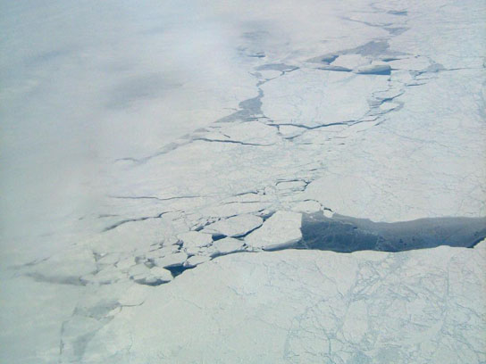 airborne study measured greenhouse gas methane coming from cracks in Arctic sea ice