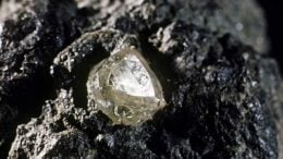 kimberlite-diamond-mantle-rock